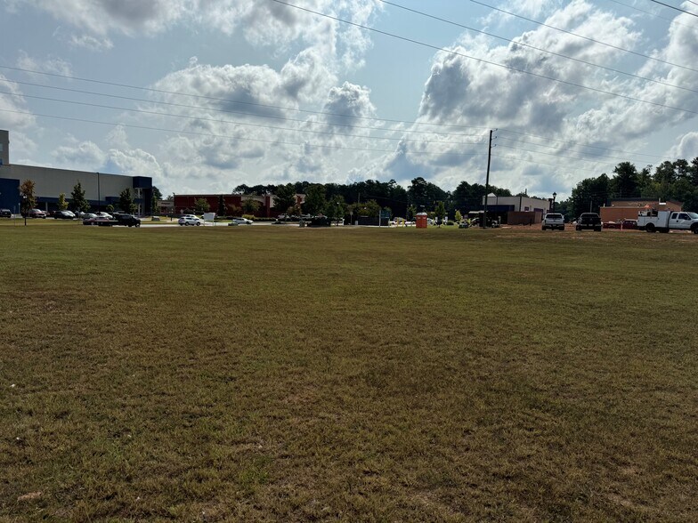 130 Maple Xing, Carrollton, GA for sale - Building Photo - Image 1 of 4