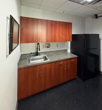 1208 E Kennedy Blvd, Tampa, FL for lease Interior Photo- Image 2 of 5