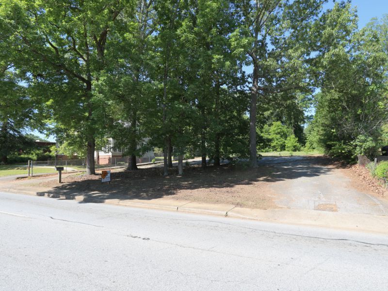 711 N Main St, Greer, SC for sale Building Photo- Image 1 of 1