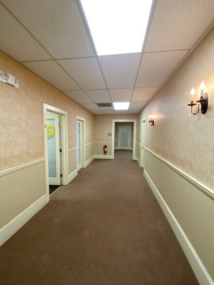 44 Main St, Clinton, NJ for lease - Building Photo - Image 3 of 19