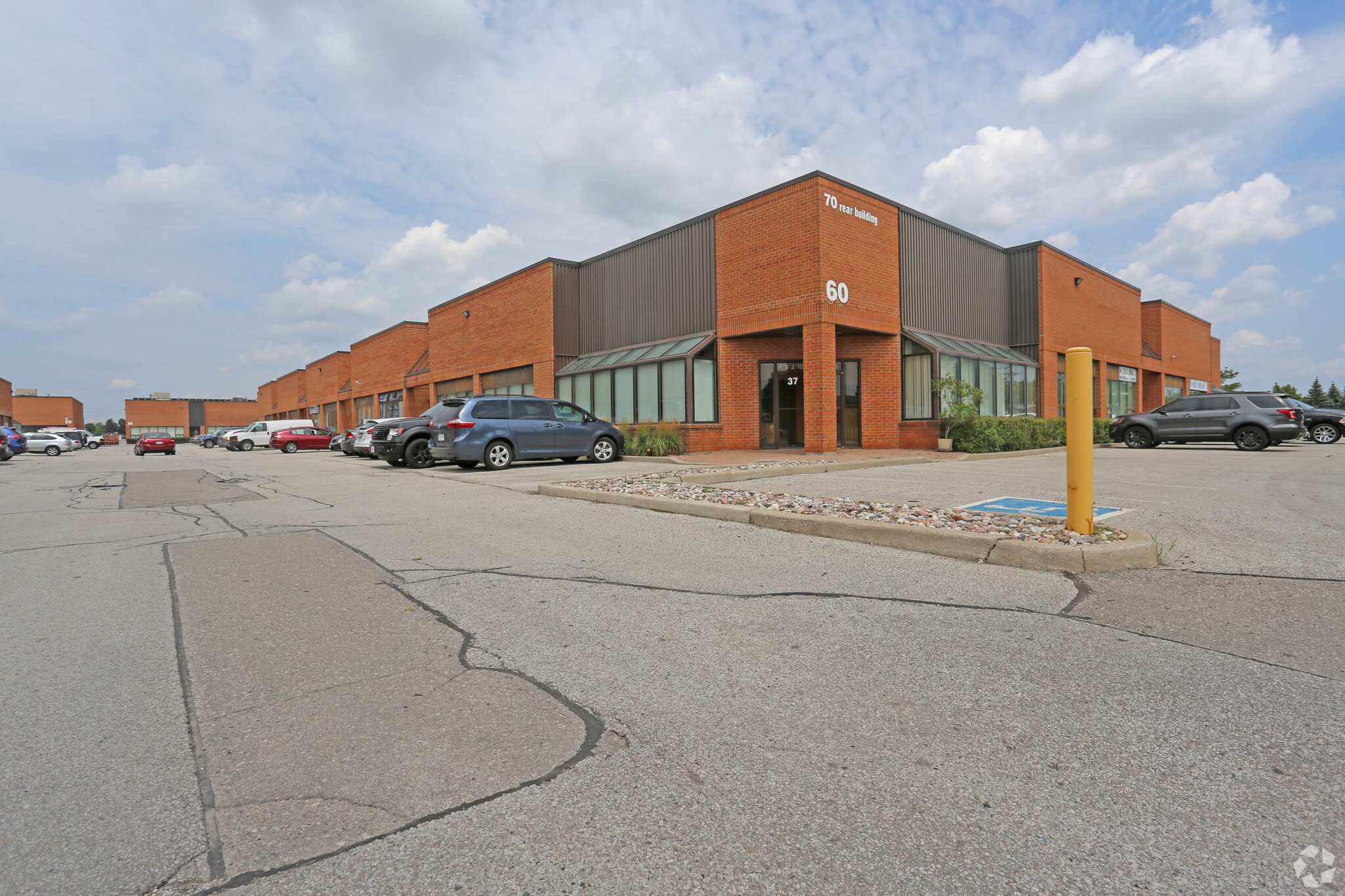 60 Pippin Rd, Vaughan, ON for lease Primary Photo- Image 1 of 3