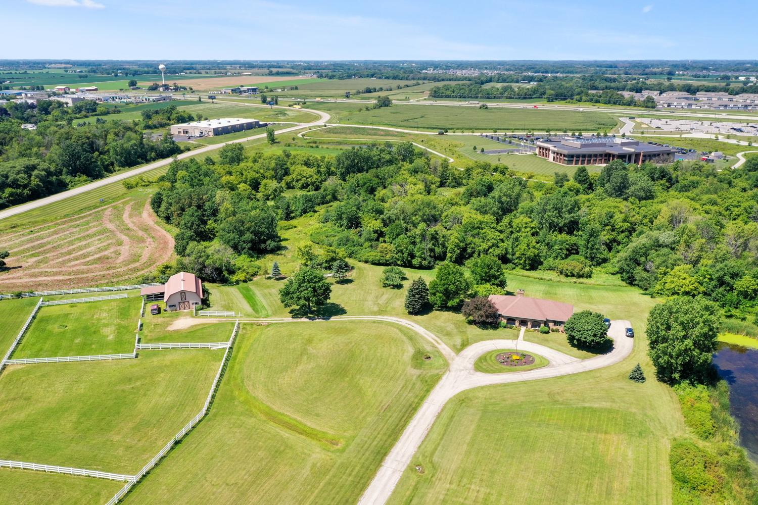 2108 Lawrence Dr, De Pere, WI for sale Building Photo- Image 1 of 1