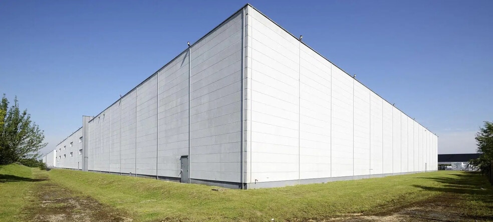 Rue Eugene Pottier, Marly-la-Ville for lease - Building Photo - Image 2 of 44