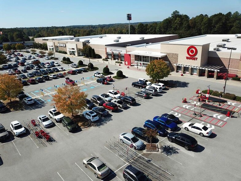 5851-300 Spout Springs Rd, Flowery Branch, GA for lease - Building Photo - Image 2 of 9