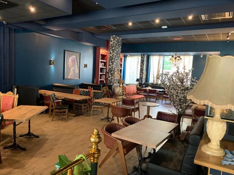 Retail in Fosses for sale - Interior Photo - Image 1 of 3