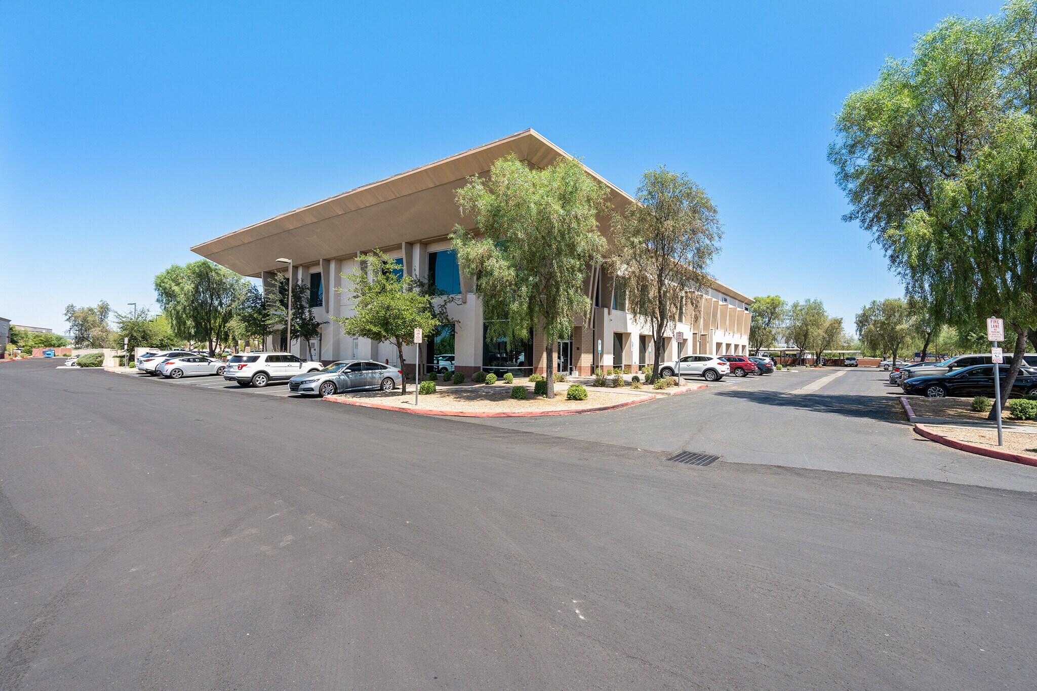 1930 W Pinnacle Peak Rd, Phoenix, AZ for lease Building Photo- Image 1 of 14
