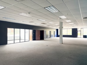 2150 Point Blvd, Elgin, IL for lease Interior Photo- Image 2 of 4