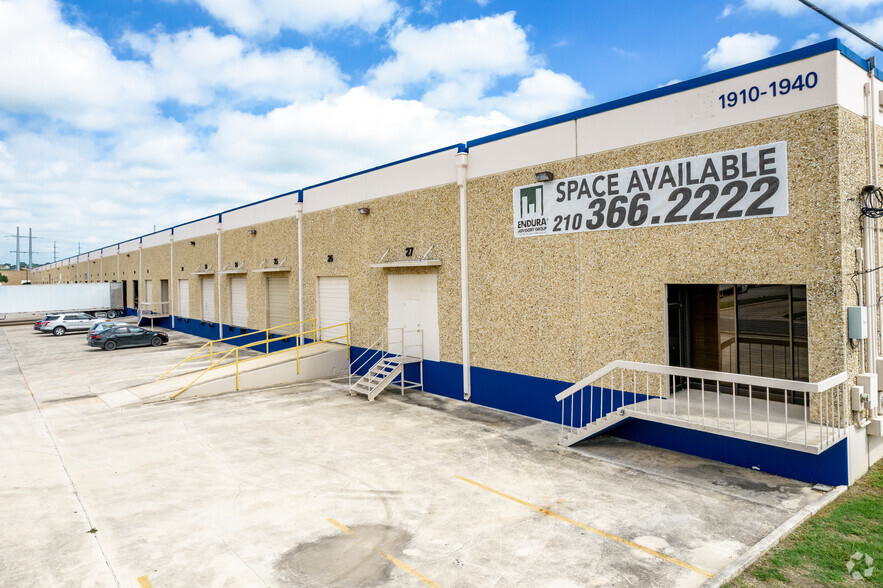 3439-3455 Steen St, San Antonio, TX for lease - Building Photo - Image 1 of 20