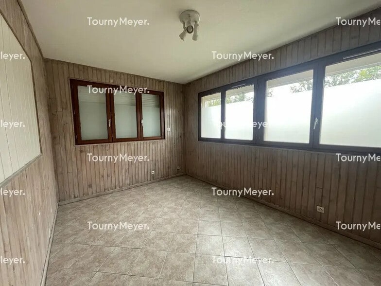 Office in Montreuil-le-Gast for lease - Interior Photo - Image 2 of 4