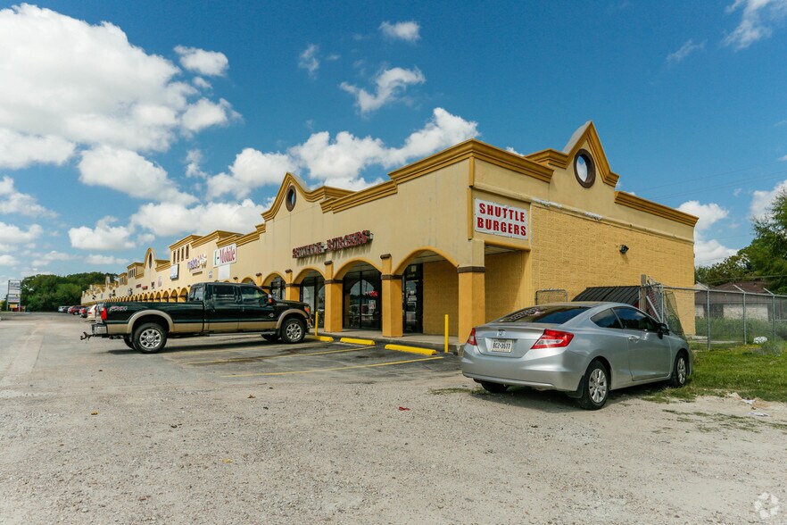 8405 Almeda Genoa Rd, Houston, TX 77075