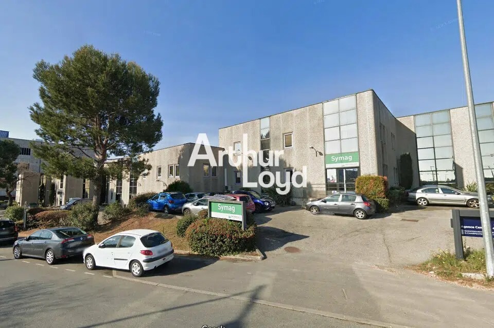 Flex in Antibes for lease Building Photo- Image 1 of 4