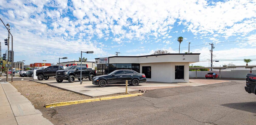 925 N Scottsdale Rd, Tempe, AZ for lease - Primary Photo - Image 1 of 4