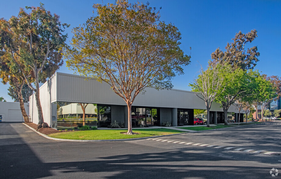 1800 Wyatt Dr, Santa Clara, CA for lease - Building Photo - Image 2 of 6