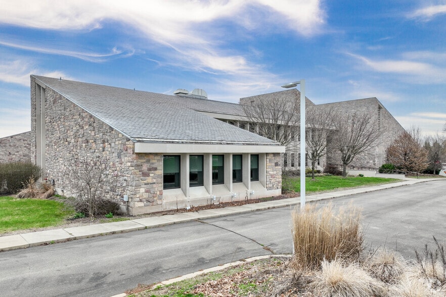 2501 Wilmington Rd, New Castle, PA for sale - Building Photo - Image 1 of 30