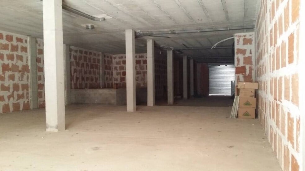 Retail in València, Valencia for lease - Building Photo - Image 1 of 2