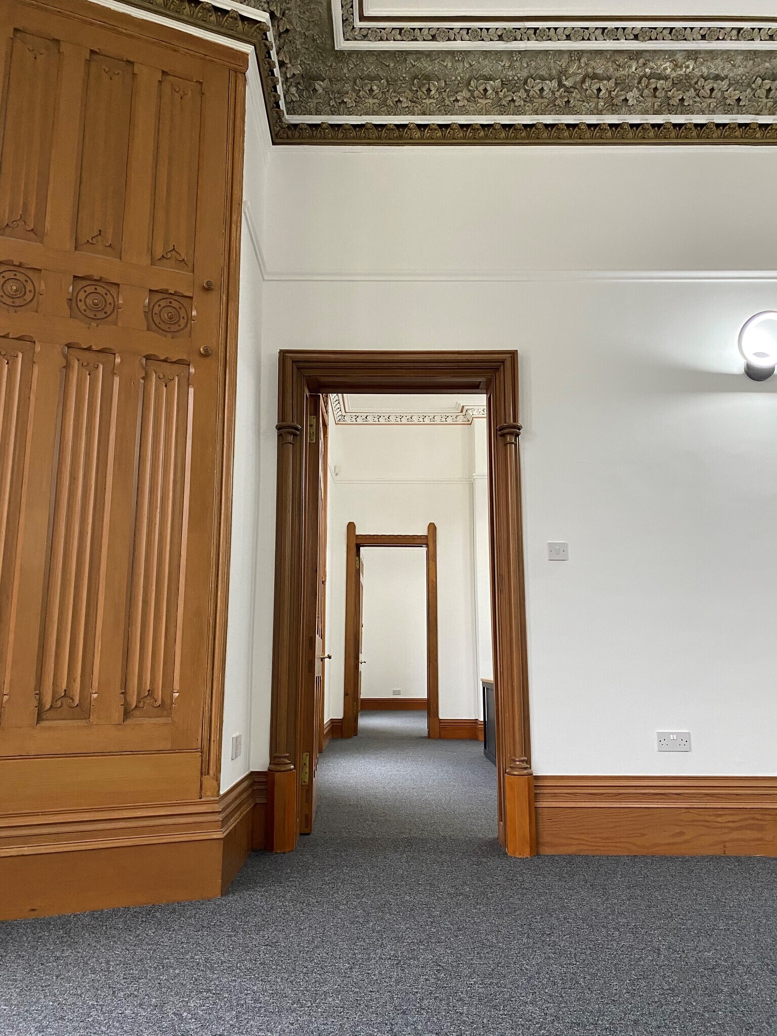 81 Broom Rd E, Newton Mearns for sale Interior Photo- Image 1 of 1