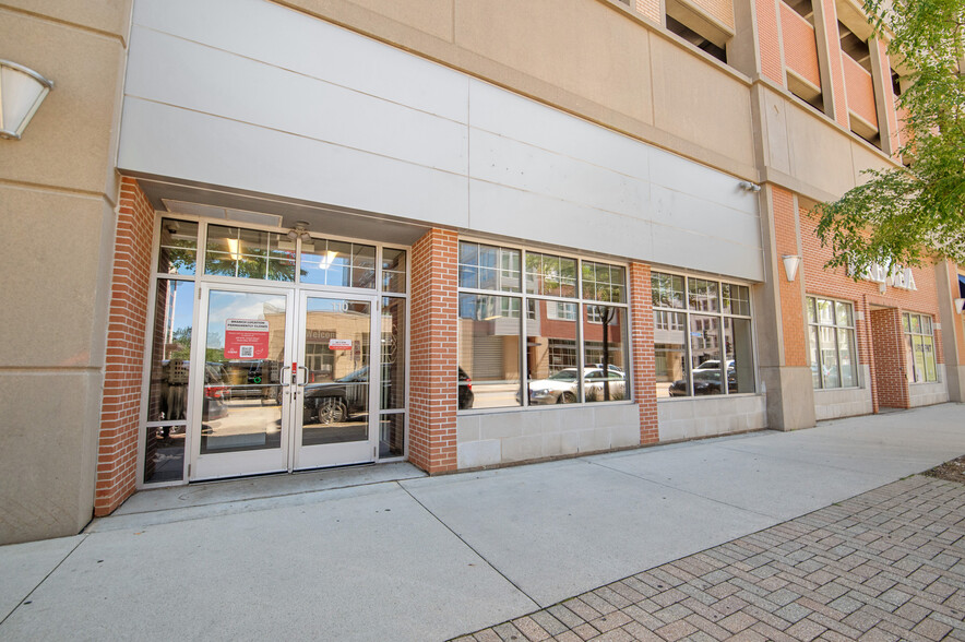 100-140 N Washington St, Green Bay, WI for lease - Building Photo - Image 1 of 23