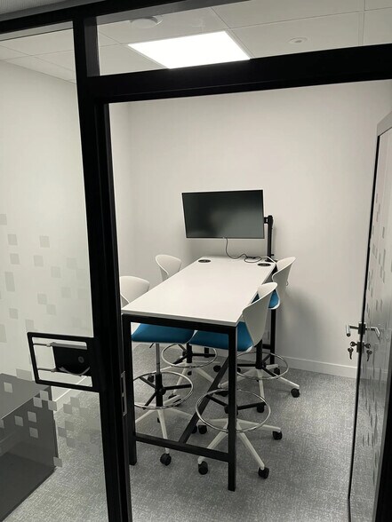 8-10 Avenue De L'Arche, Courbevoie for lease - Building Photo - Image 3 of 13