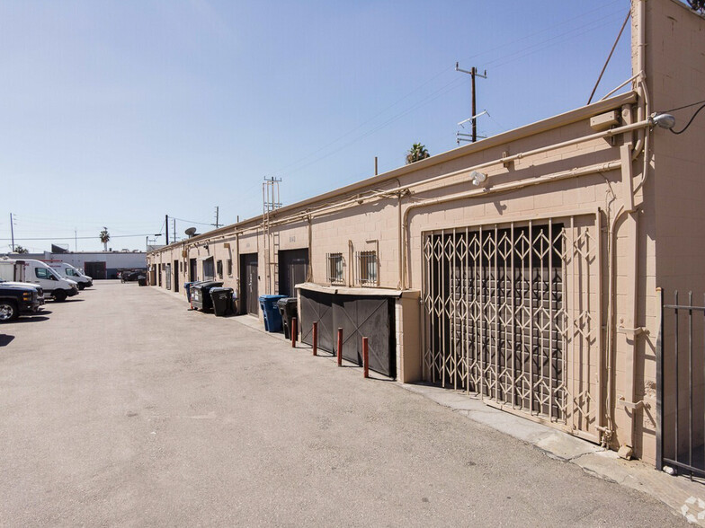 8124-8142 Orion Ave, Van Nuys, CA for lease - Building Photo - Image 3 of 5