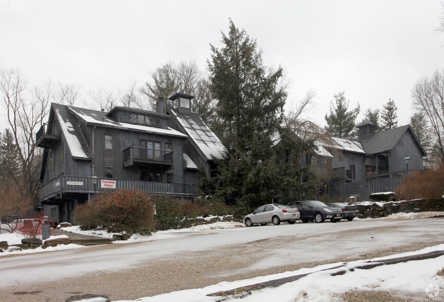 6138 Riverview Rd, Peninsula, OH for lease - Primary Photo - Image 1 of 15