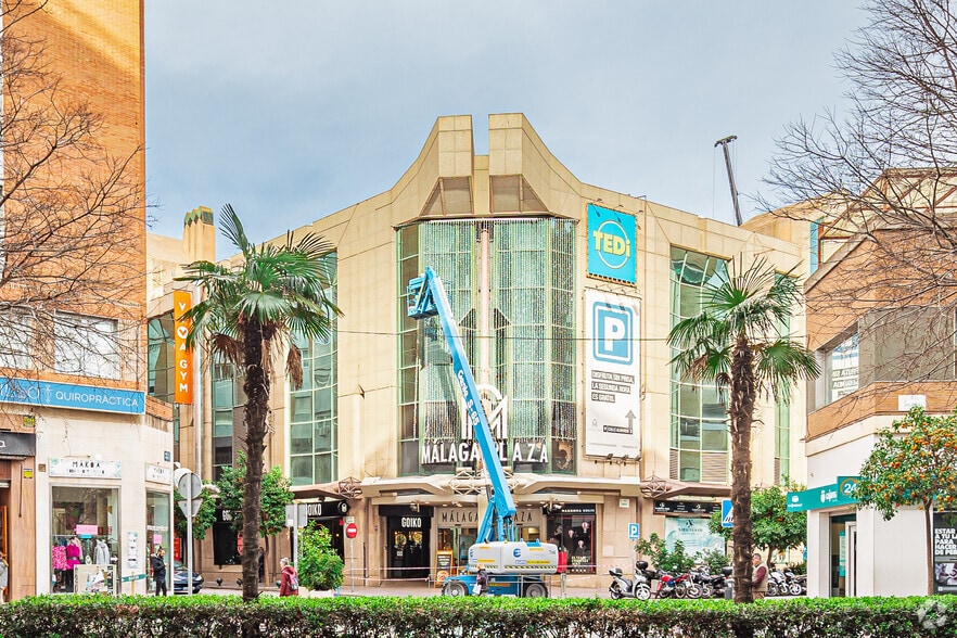 Calle Armengual de la Mota, 12, Málaga, Málaga for lease - Building Photo - Image 2 of 4