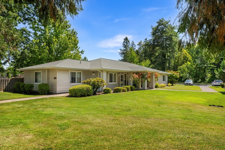 Mount Angel Healthcare/ Office Buildings portfolio of 3 properties for sale on LoopNet.com - Building Photo - Image 3 of 6