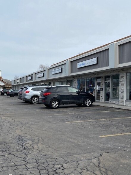 215-235 Highland Pky, Buffalo, NY for lease - Building Photo - Image 2 of 2