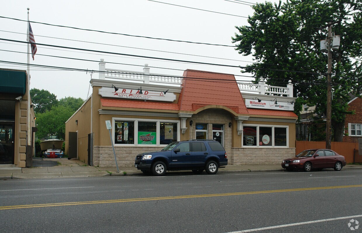 1610 Grand Ave, Baldwin, NY for lease Building Photo- Image 1 of 10