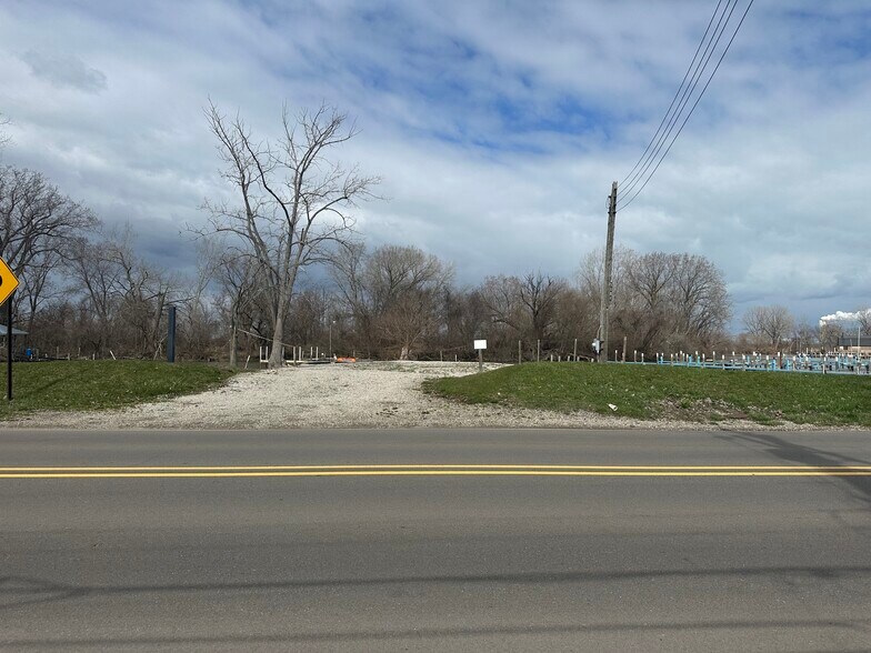 14011 Laplaisance Rd, Monroe, MI 48161 store, office, vacation rental