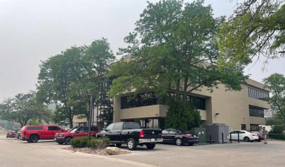 12970 W Bluemound Rd, Elm Grove, WI for sale - Primary Photo - Image 1 of 1