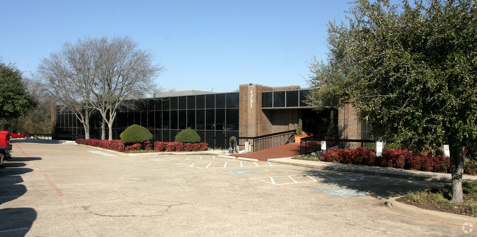 1721 W Plano Pky, Plano, TX for lease - Building Photo - Image 1 of 14