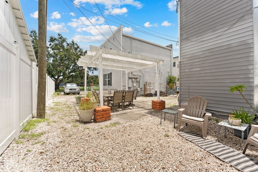 1326 17th Ter N, Saint Petersburg, FL for sale - Building Photo - Image 3 of 16