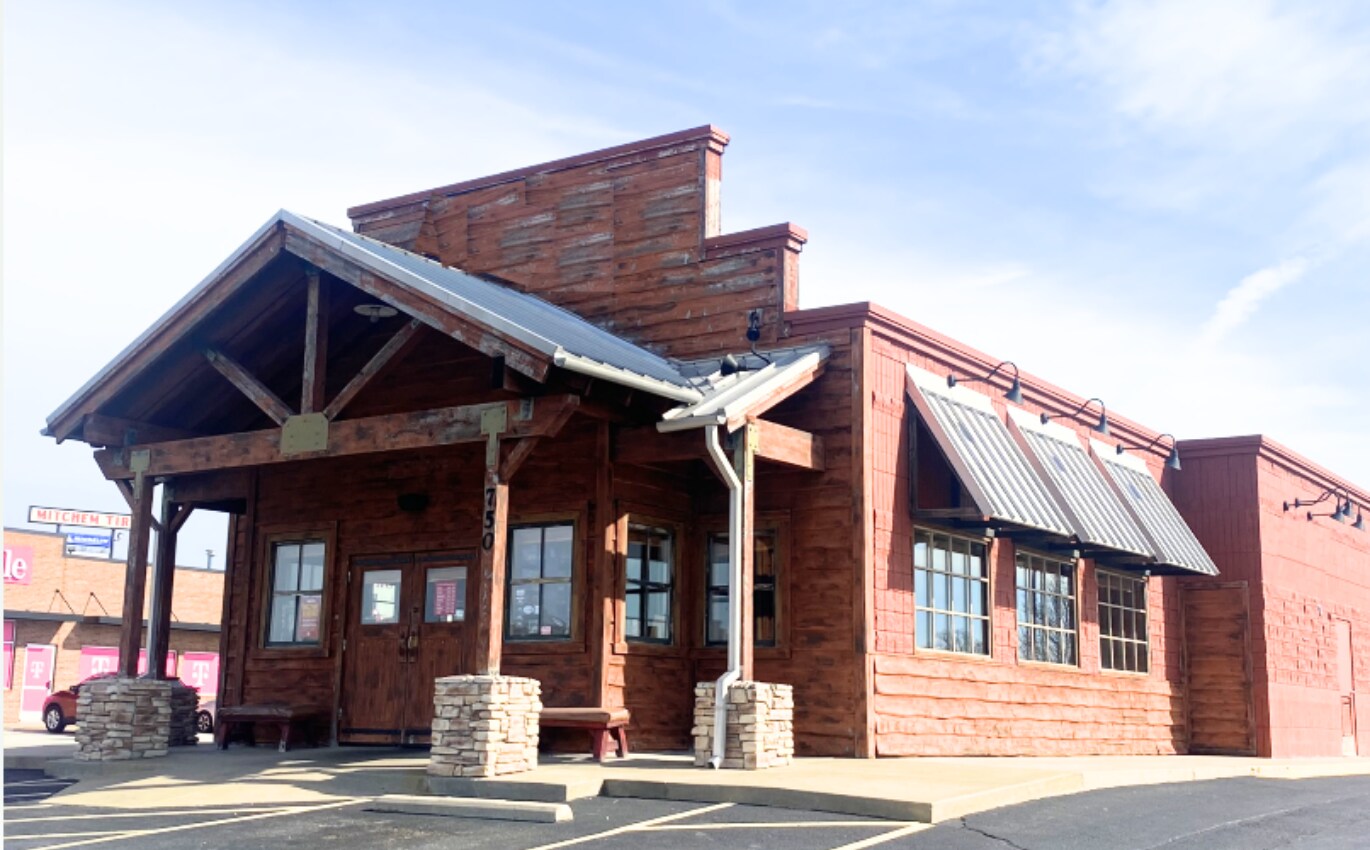 750 N 18th St, Ozark, MO 65721 Rib Crib