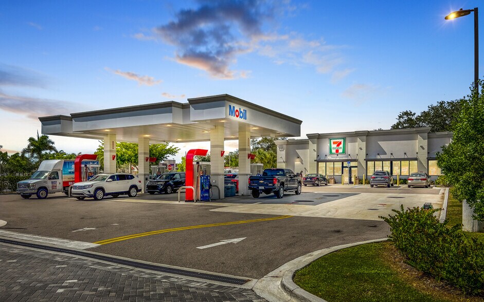 10861 Airport-Pulling, Naples, FL for sale - Primary Photo - Image 1 of 1