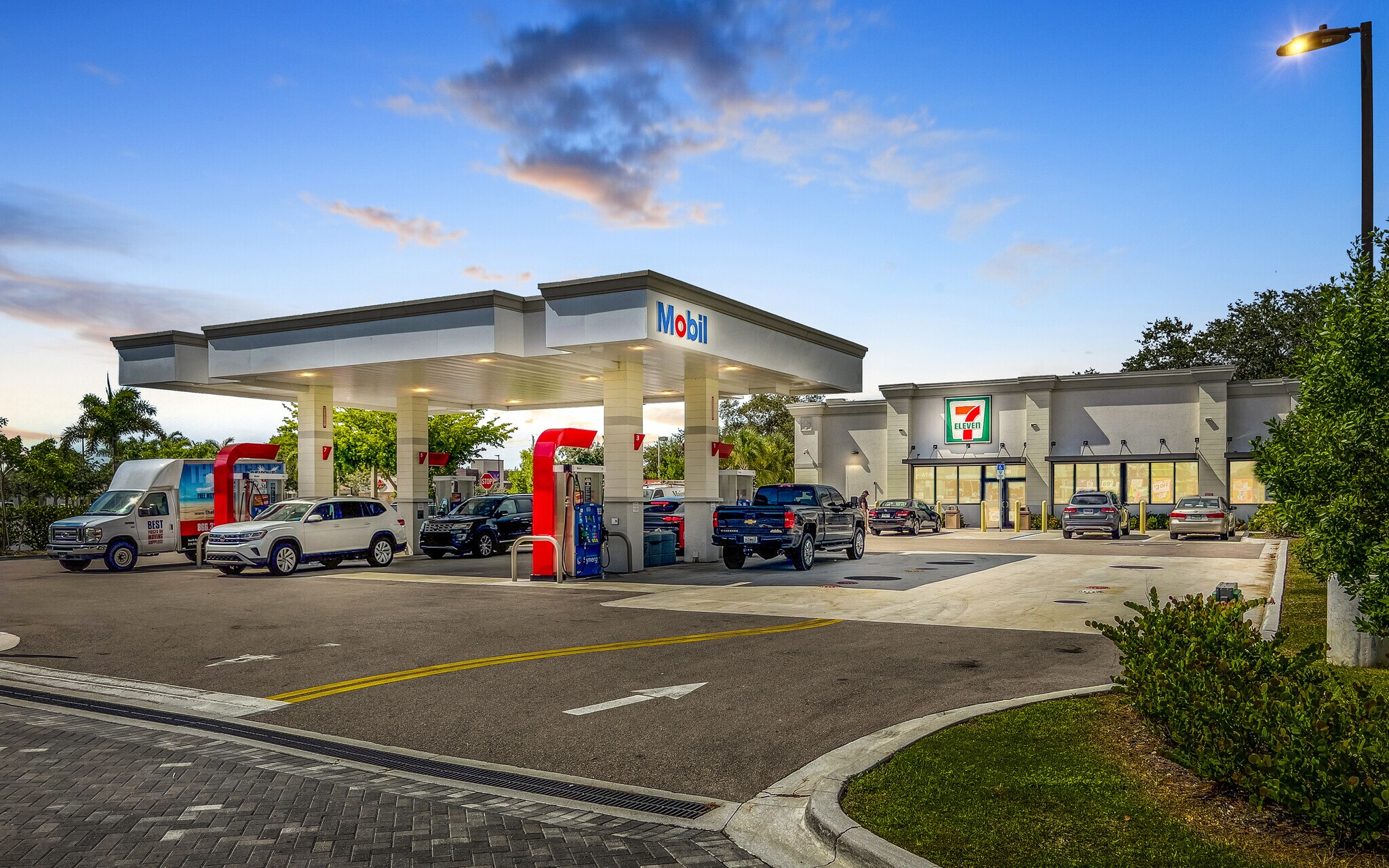 10861 Airport-Pulling, Naples, FL for sale Primary Photo- Image 1 of 1