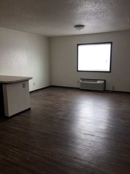 3502 Interstate Blvd, Fargo, ND for sale - Interior Photo - Image 2 of 11