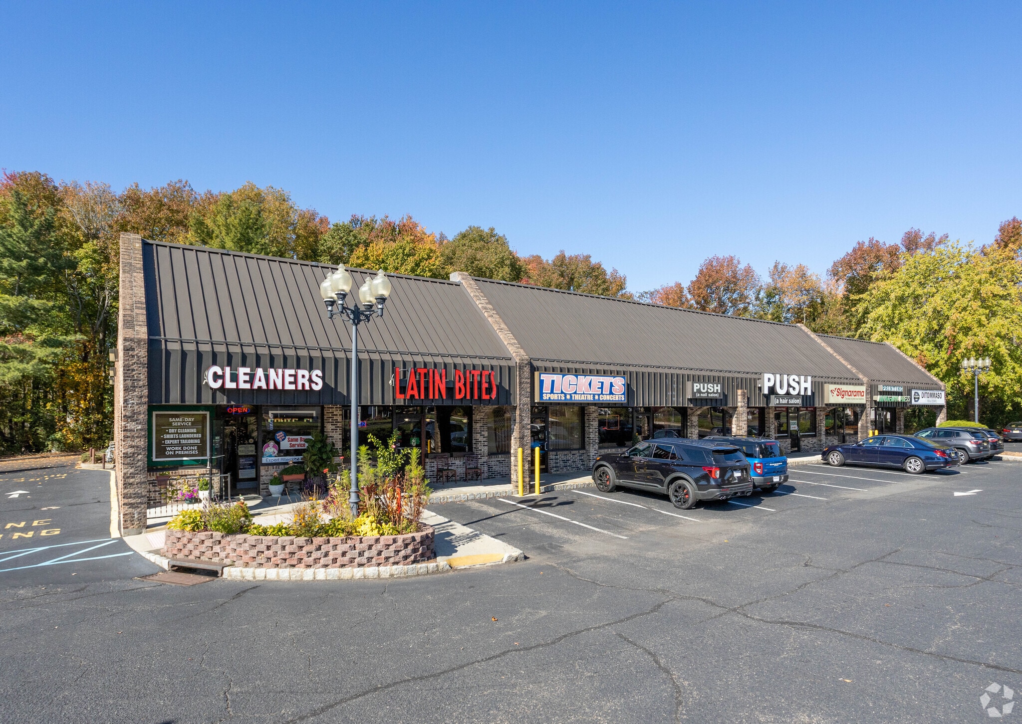 349 Us Highway 9, Englishtown, NJ for lease Building Photo- Image 1 of 9