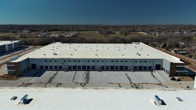 Mustang Court at DFW International Airport, Bldg 1, Grapevine, TX - aerial  map view - Image1