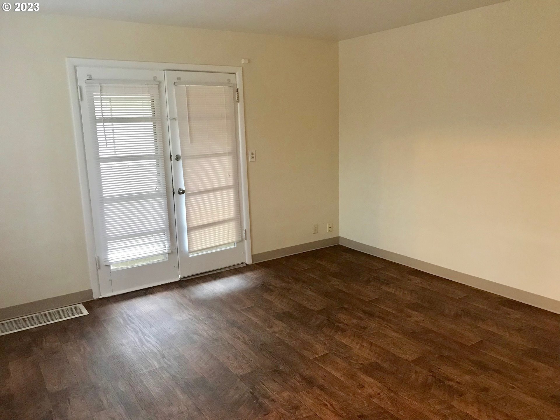 Ferry St Eugene, OR for Sale