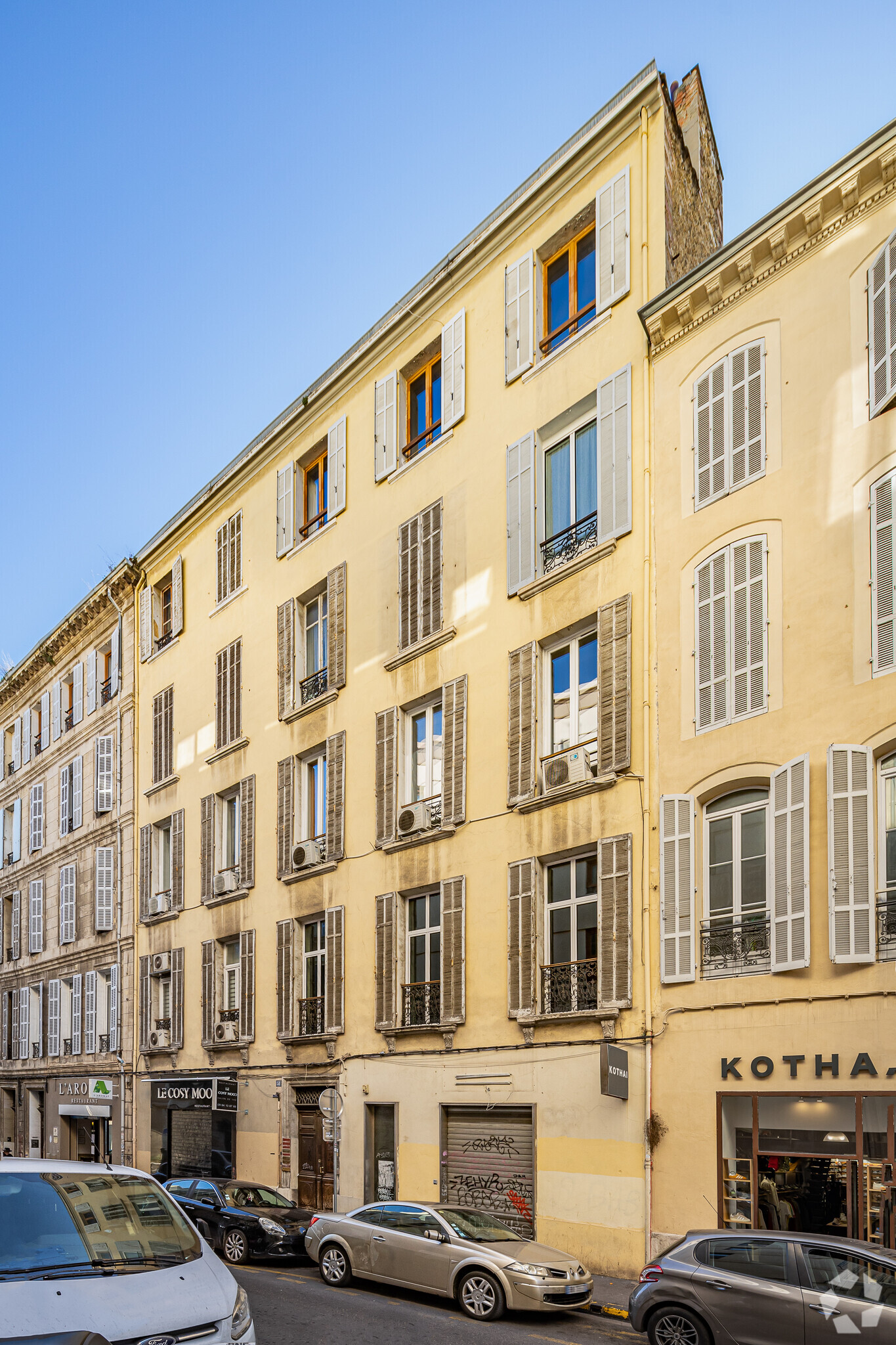 Retail in Marseille for lease Primary Photo- Image 1 of 3
