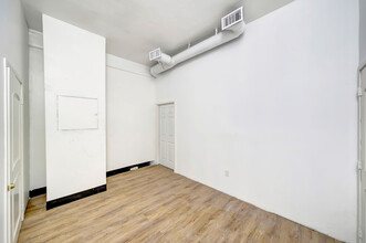 830 S Main St, Santa Ana, CA for lease Building Photo- Image 2 of 7