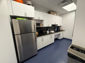 150 Woodbury Rd, Woodbury, NY for lease Interior Photo- Image 2 of 4