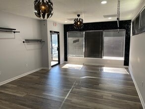 301-305 Main St, Newport News, VA for lease Building Photo- Image 1 of 7