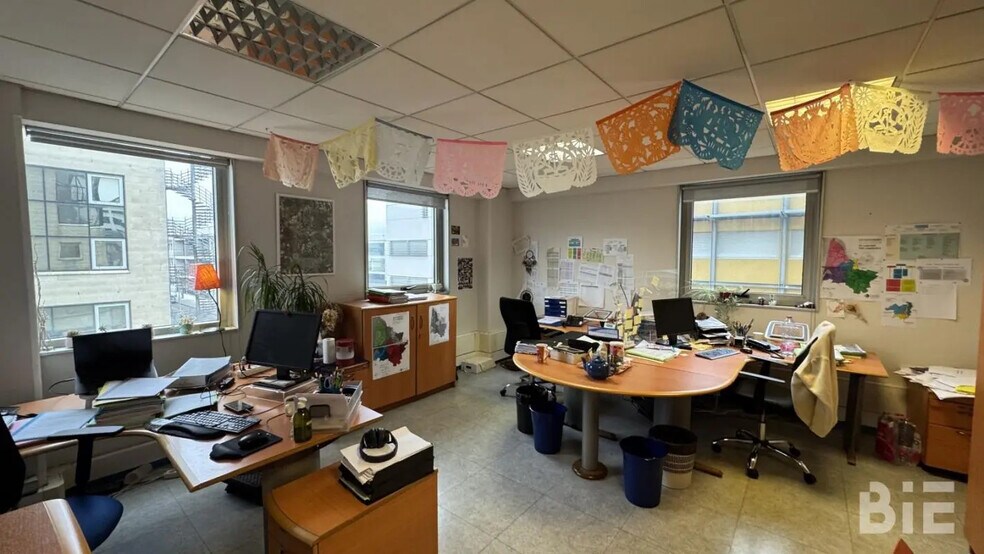 Office in Bordeaux for lease - Interior Photo - Image 3 of 4
