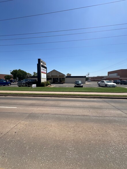 400 N Eastern Ave, Moore, OK for sale - Building Photo - Image 2 of 5