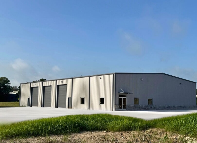628 Wildcat Court, Navasota, TX for lease - Primary Photo - Image 1 of 3