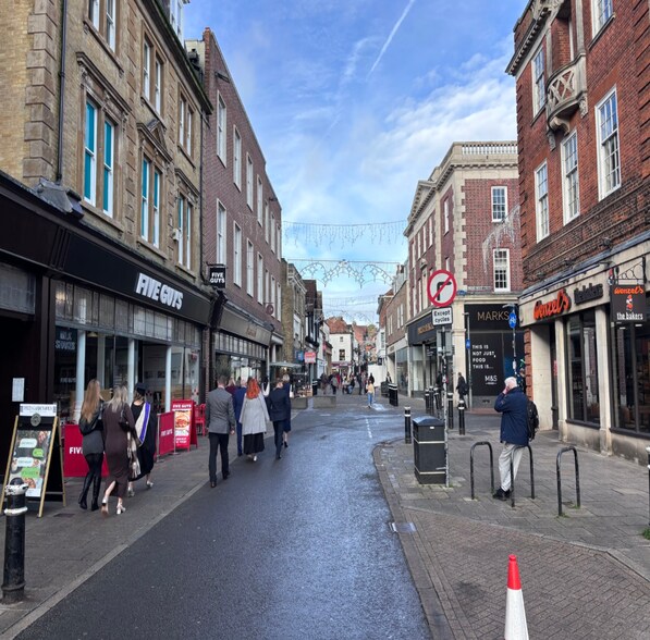 141-142 High St, Winchester for lease - Building Photo - Image 3 of 3