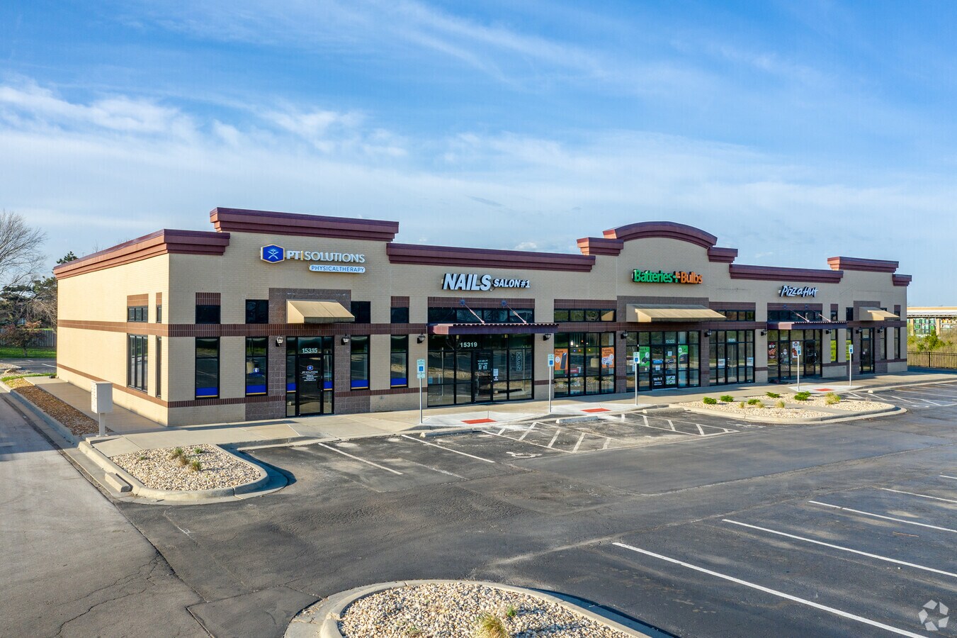 1531515335 W 67th St, Shawnee, KS 66217 Shops at Shawnee