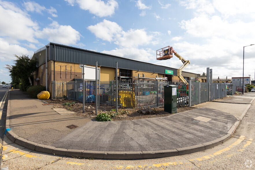 Marsh Way, Rainham for sale - Building Photo - Image 2 of 3