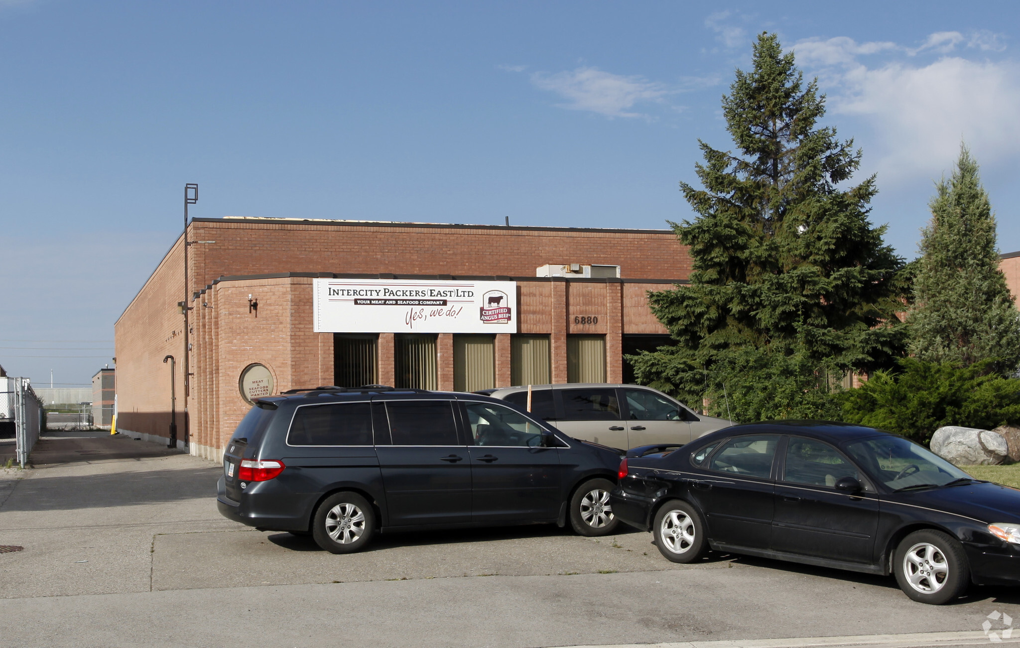 6880 Pacific Cir, Mississauga, ON for lease Primary Photo- Image 1 of 3